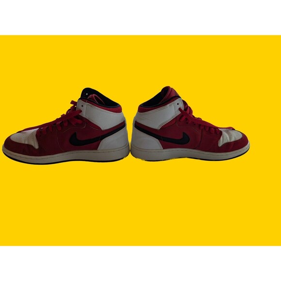 Athletic_Shoes